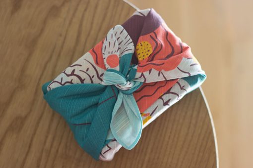 Furoshiki dame au kimono bleu – Image 4